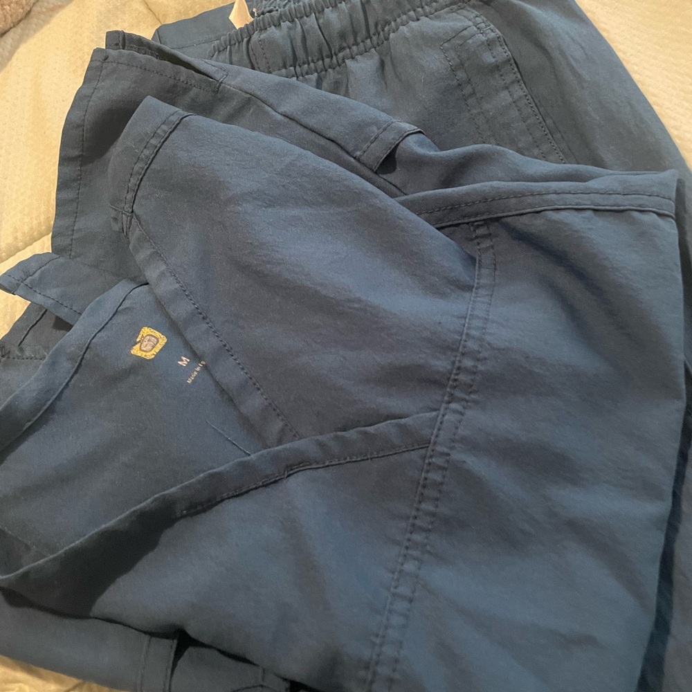 Women’s scrub pants and top